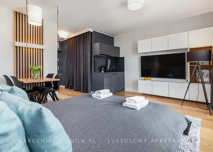 Audrey Delux Seaview Gardenia Studio