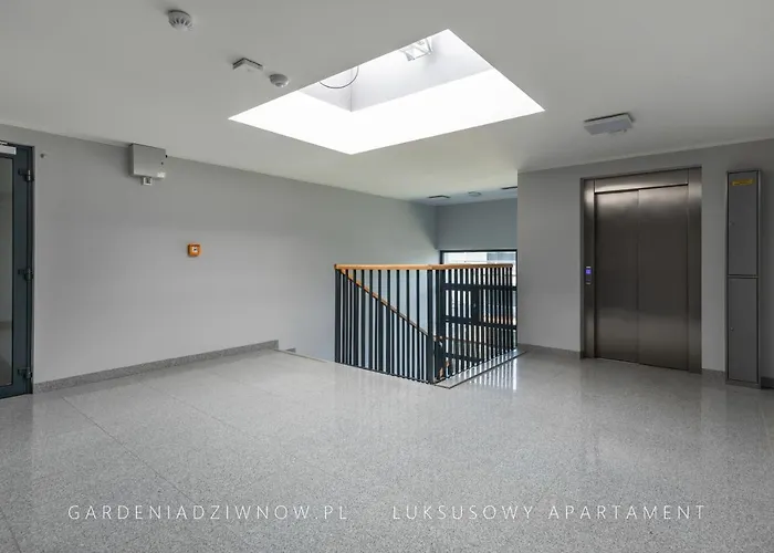 Audrey Delux Seaview Gardenia Studio